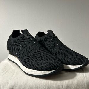 Elegant Black Women's Slip-On Sneakers